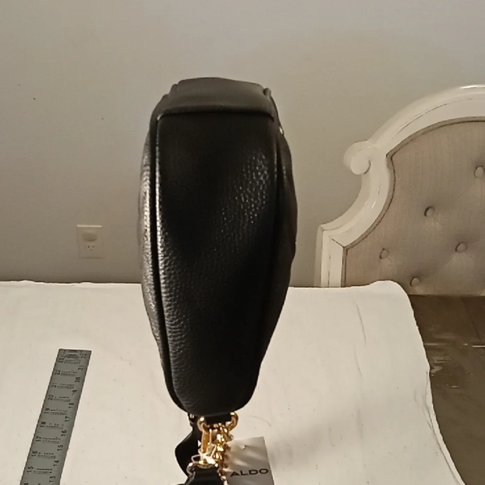 Elegant Black and Gold Women's Bag Aldo - Picture 4 of 7